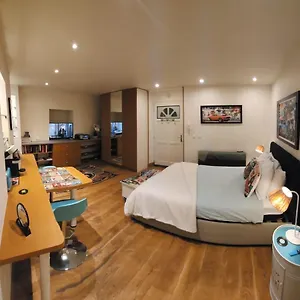 Highly Recommended Steps From The Appartement